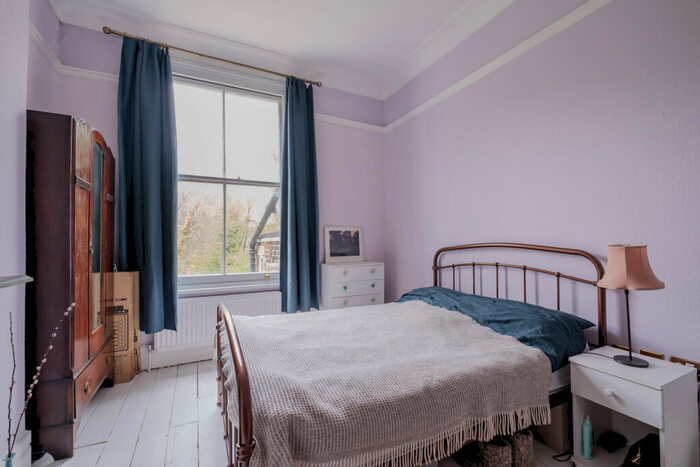 1 Bedroom Flat For Sale In Balham Park Road, London, SW12