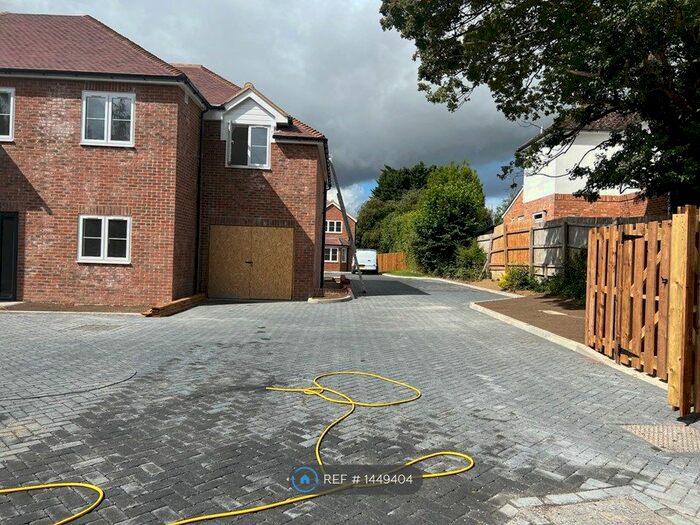 1 Bedroom Flat To Rent In Anstey Lane, Alton, GU34