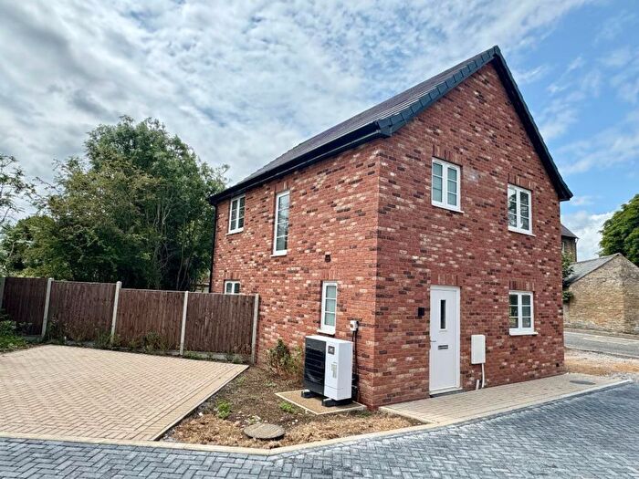 3 Bedroom Terraced House To Rent In The Causeway, Carlton, MK43