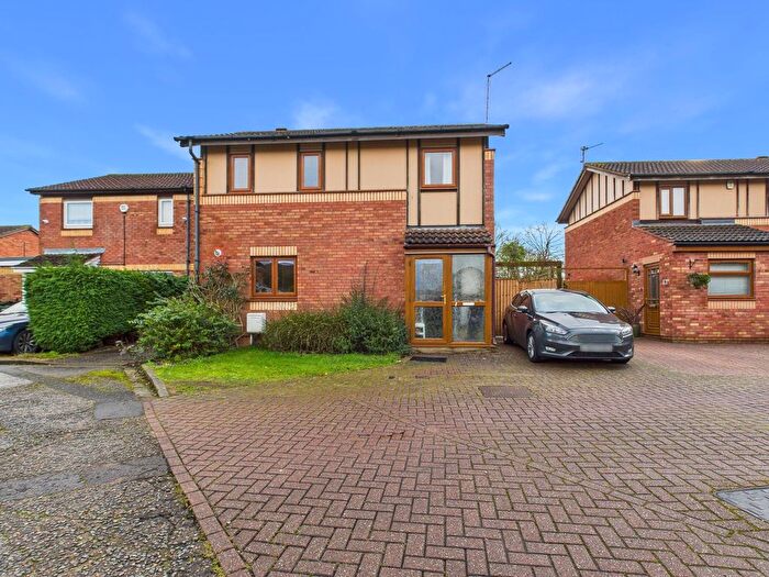 3 Bedroom Detached House For Sale In Home Pasture, Peterborough, PE4