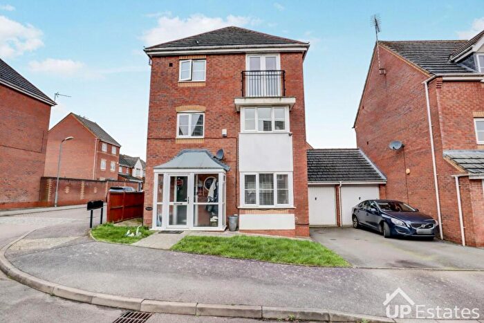 5 Bedroom Detached House For Sale In Passionflower Close, Bedworth, CV12