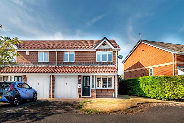 3 Bedroom Semi Detached House For Sale In Oakley Close, Annitsford, Cramlington, NE23