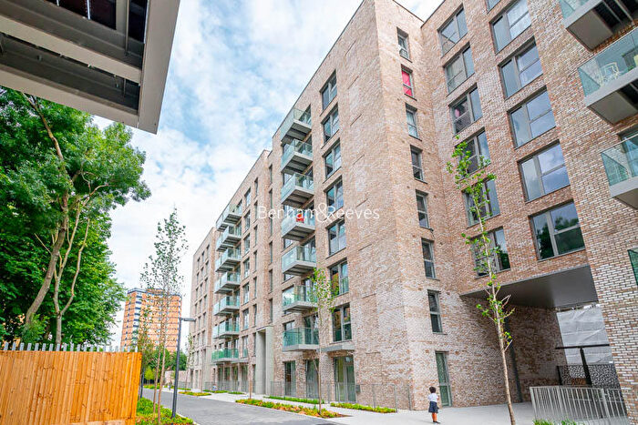 1 Bedroom Apartment To Rent In Chamberlain Court, Ironworks Way, E13