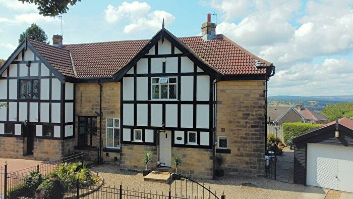 3 Bedroom Semi-Detached House For Sale In Hill Court Drive, Bramley, Leeds, LS13