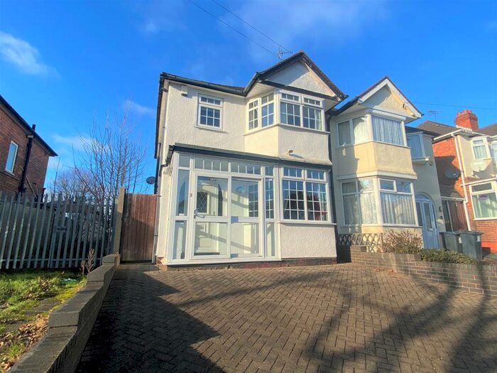 3 Bedroom Semi-Detached House To Rent In Blakeland Road, Kingstanding, Birmingham, B44