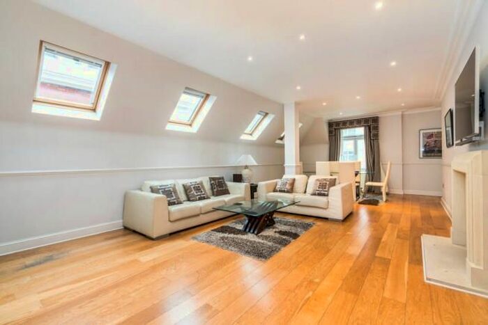 3 Bedroom Flat To Rent In Maddox Street, London, W1S