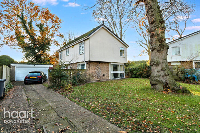 4 Bedroom Detached House For Sale In Woodcross Avenue, Cantley, Doncaster, DN4