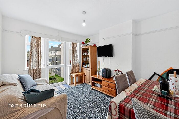 3 Bedroom Semi Detached House For Sale In Cromwell Avenue, New Malden, KT3