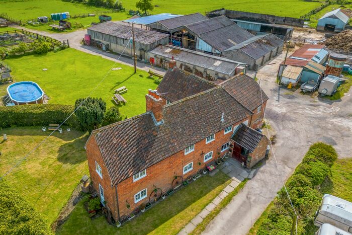 4 Bedroom Farm House For Sale In Five Lanes Farm, Potterne, SN10