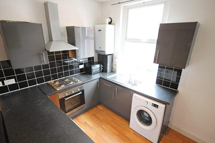 6 Bedroom Terraced House To Rent In Delph Mount, Woodhouse, Leeds, LS6