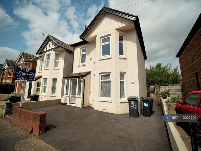 5 Bedroom Detached House To Rent In Shelbourne Road, Bournemouth, BH8