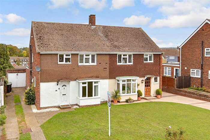 3 Bedroom Semi-Detached House For Sale In Larch Close, Trees Development, Larkfield, Kent, ME20