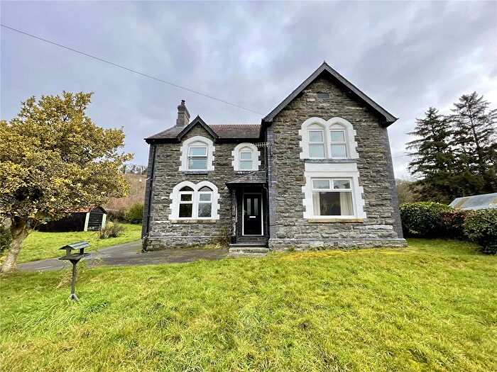 4 Bedroom Detached House To Rent In Llanbrynmair, Powys, SY19