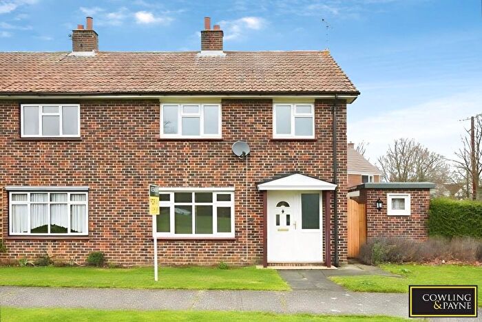 3 Bedroom Semi-Detached House For Sale In Middlemead, West Hanningfield, CM2