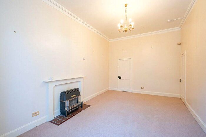 2 Bedroom Flat To Rent In Castle Terrace, Edinburgh, EH1