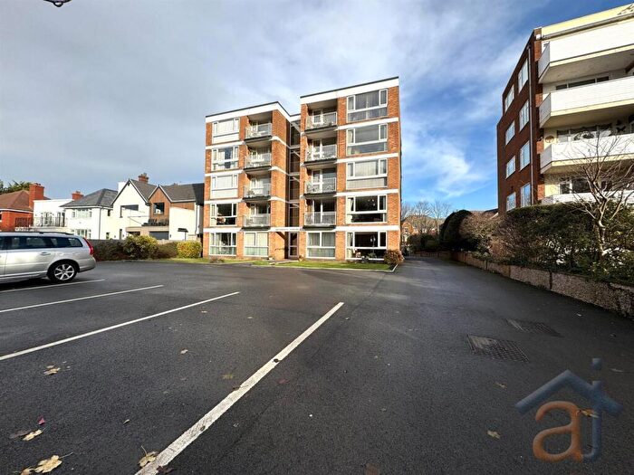 2 Bedroom Apartment For Sale In Park Crescent, PR9