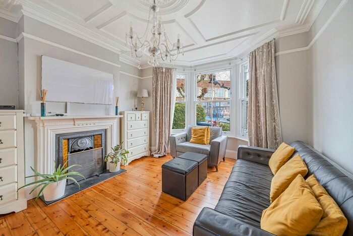 4 Bedroom Terraced House To Rent In Bow Lane, Finchley, London, N12