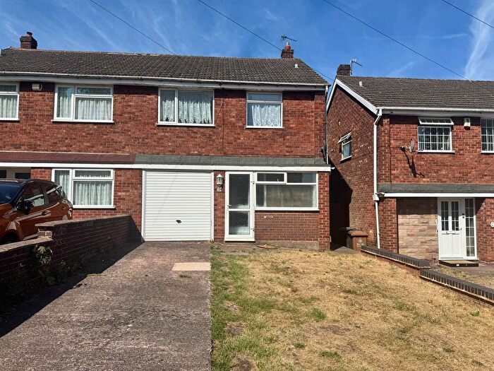3 Bedroom Semi-Detached House To Rent In Harden Close, Walsall, WS3