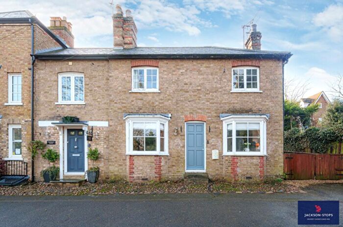 3 Bedroom End Of Terrace House For Sale In George Street, Woburn, Bedfordshire, MK17