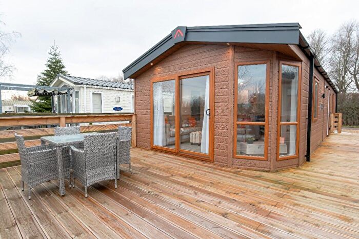 2 Bedroom Lodge For Sale In Thorney Lakes Golf Club, PE6