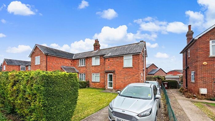 3 Bedroom Semi Detached House For Sale In Bucknell Road, Bicester, OX26