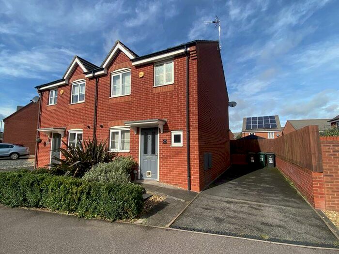 3 Bedroom Semi-Detached House To Rent In Davenport Way, Swadlincote, DE11