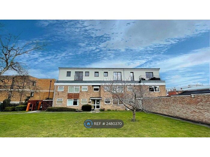 1 Bedroom Flat To Rent In Rowan Lodge, Sutton, SM1