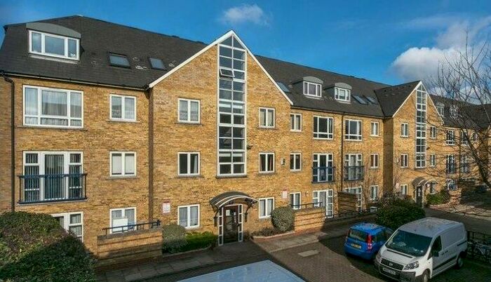 2 Bedroom Flat To Rent In St Marys Court, Bow Road, Bow, E3