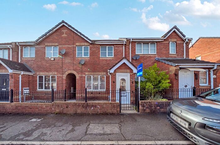 3 Bedroom Terraced House For Sale In Gravenmoor Drive, Salford, Greater Manchester, M7
