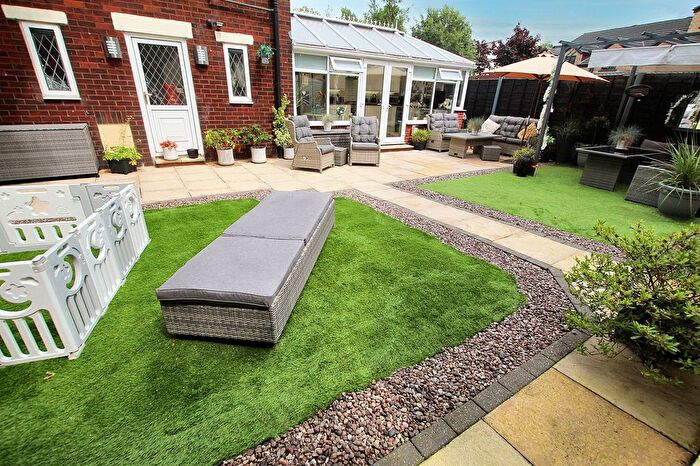 2 Bedroom Semi-Detached House For Sale In Beechwood Avenue, Littleborough, OL15