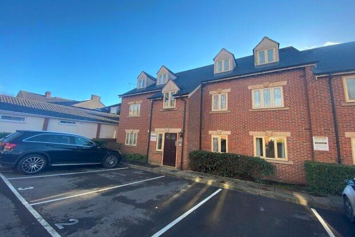 1 Bedroom Flat To Rent In Kingshill Court, Swindon SN1