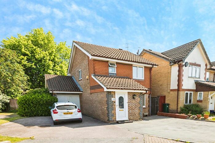 3 Bedroom Detached House For Sale In Sinclair Close, Maidenbower, Crawley, RH10