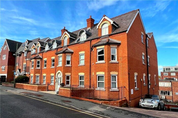 2 Bedroom Flat To Rent In Chantry Place, Sydenham Road, Guildford, GU1