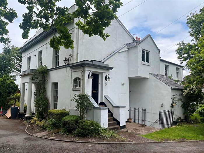 2 Bedroom Apartment To Rent In Old Church Road, Harborne, Birmingham, West Midlands, B17