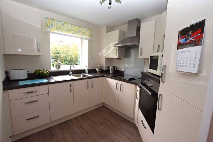 1 Bedroom Flat For Sale In Austen Place, Lower Turk Street, Alton, Hampshire, GU34