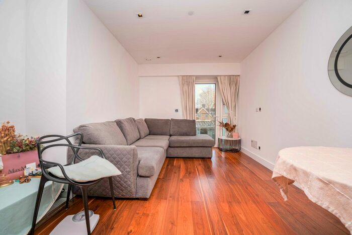 1 Bedroom Flat To Rent In Dickens Yard, Ealing, W5