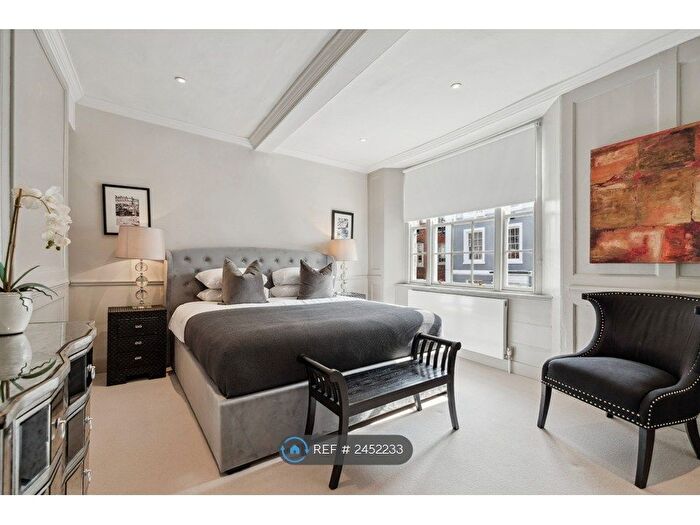 4 Bedroom Terraced House To Rent In New Street, Henley-On-Thames, RG9