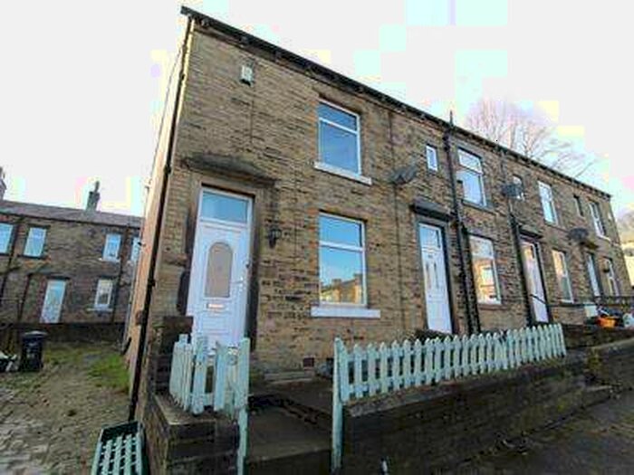 2 Bedroom End Of Terrace House To Rent In Laurel Mount, Halifax, HX1