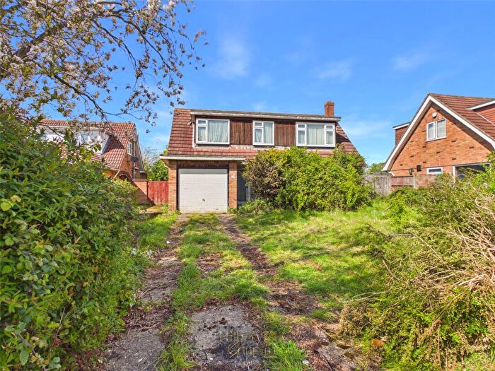 4 Bedroom Detached House For Sale In Worthing Road, Laindon, Essex, SS15