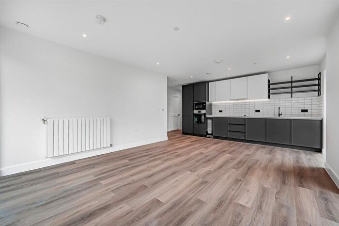 3 Bedroom Flat To Rent In Cairncross House, Townsend Road, SE3