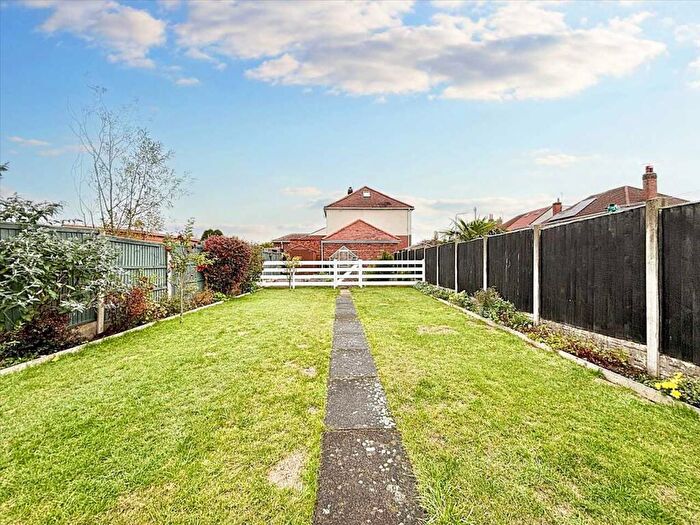 2 Bedroom Semi-Detached House For Sale In Seagrave Ave, Kirkby In Ashfield, NG17