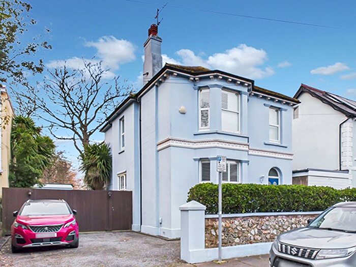 5 Bedroom Detached House For Sale In Madeira Avenue, Worthing, BN11