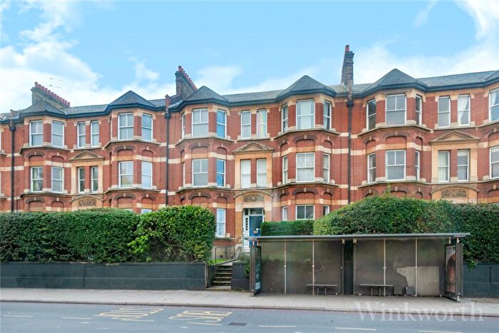 3 Bedroom Apartment To Rent In New Cross Road, London, SE14