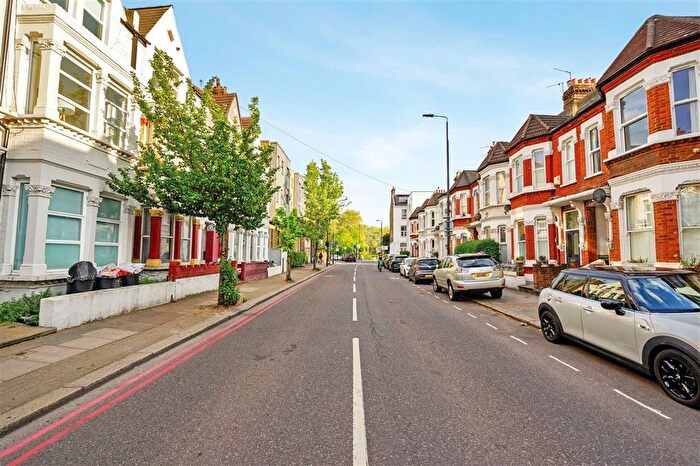 5 Bedroom Terraced House For Sale In Elspeth Road, London, SW11