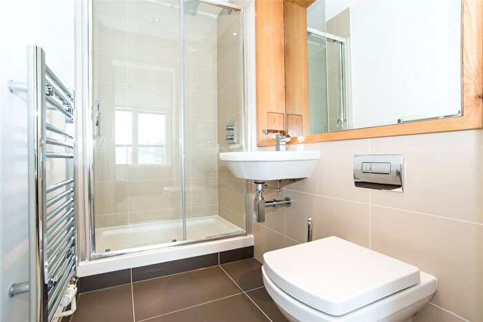 2 Bedroom Flat To Rent In Dowells Street, Greenwich, London, SE10
