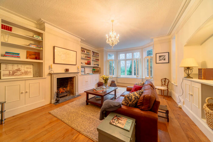 3 Bedroom Apartment To Rent In Crawley Ridge, Camberley, GU15