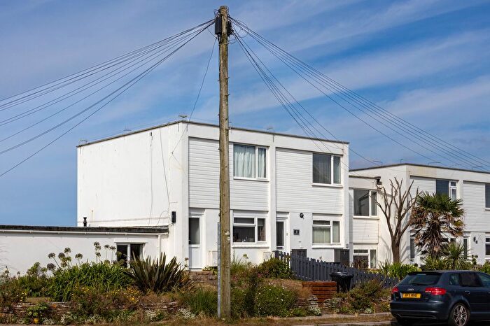 2 Bedroom Property To Rent In Pentire Avenue, Newquay, TR7