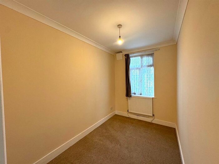 3 Bedroom Terraced House For Sale In Trinity Road, Southall, UB1