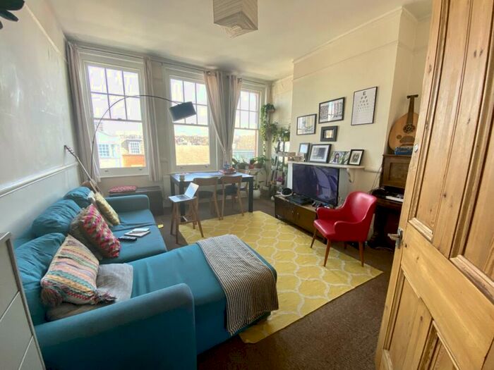 4 Bedroom Apartment To Rent In Holloway Road, Highbury, N7