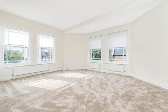 3 Bedroom Property To Rent In Harcourt Terrace, Chelsea, SW10